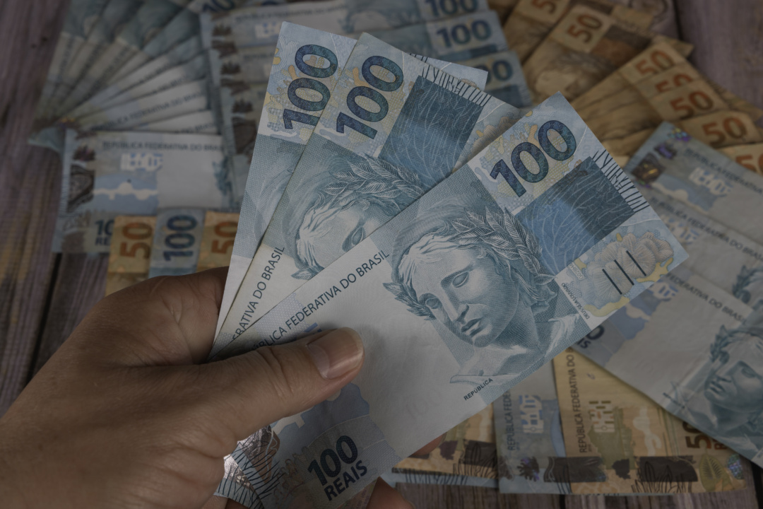 Cobrança de contribuição previdenciária atrasada de servidor tem natureza tributária